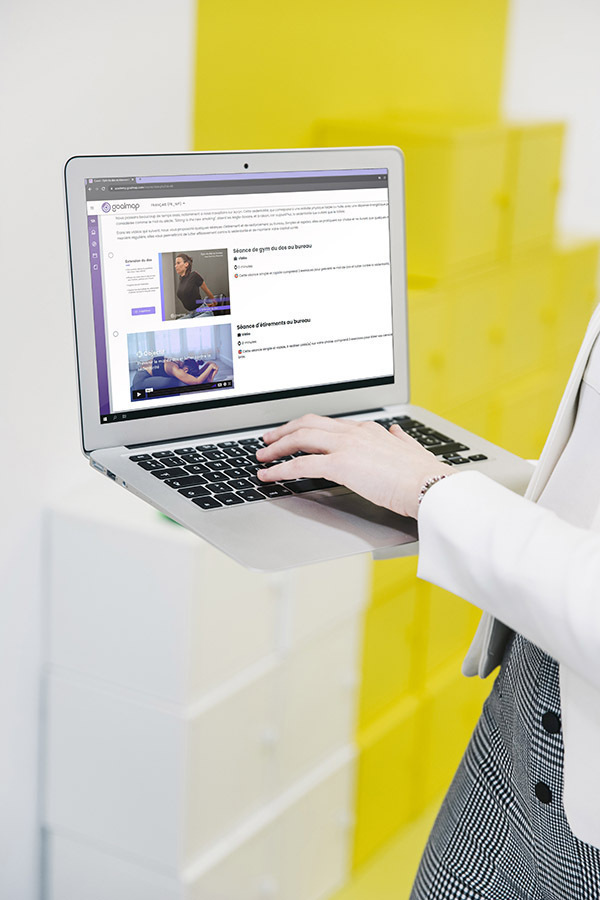 Ordinateur visualisant un E-Learning Goalmap